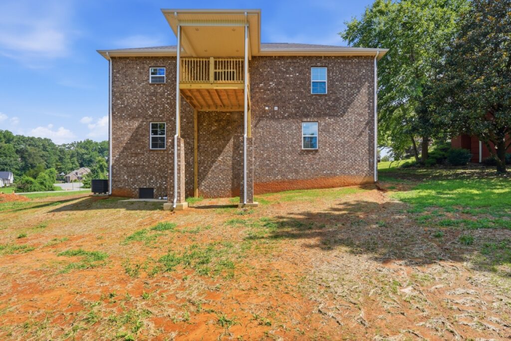 1205 Buckingham Pl